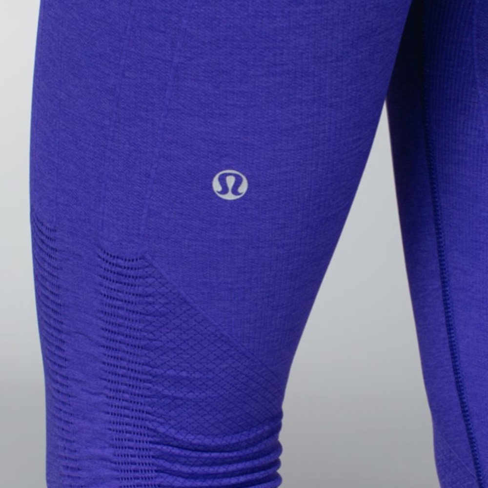 Lululemon In The Flow Crop - Picture 4 of 9